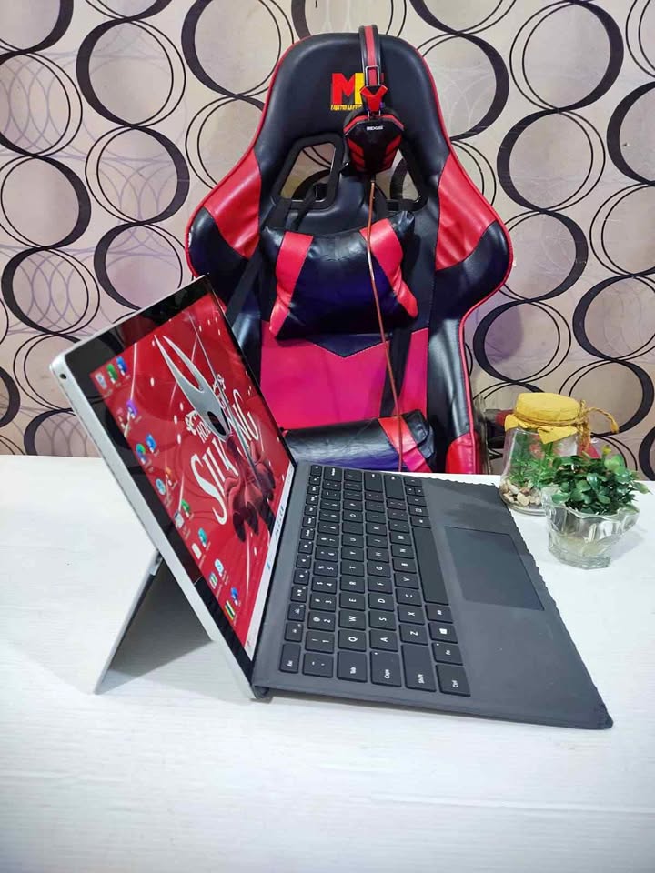 Laptop Touchscreen Surface Pro Hybrid Core i5 Skylake Windows 11 layar 2K