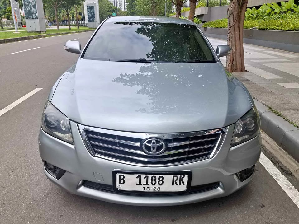 2011 Dp 10jt Toyota New Camry V 2.4 automatic mobil rawatan istimewa
