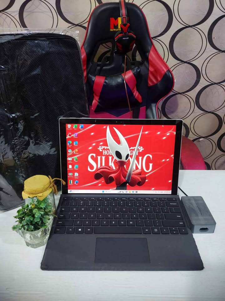 Laptop Touchscreen Surface Pro Hybrid Core i5 Skylake Windows 11 layar 2K