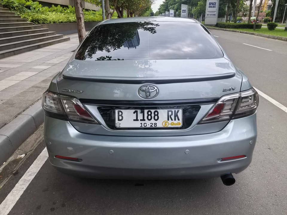 2011 Dp 10jt Toyota New Camry V 2.4 automatic mobil rawatan istimewa