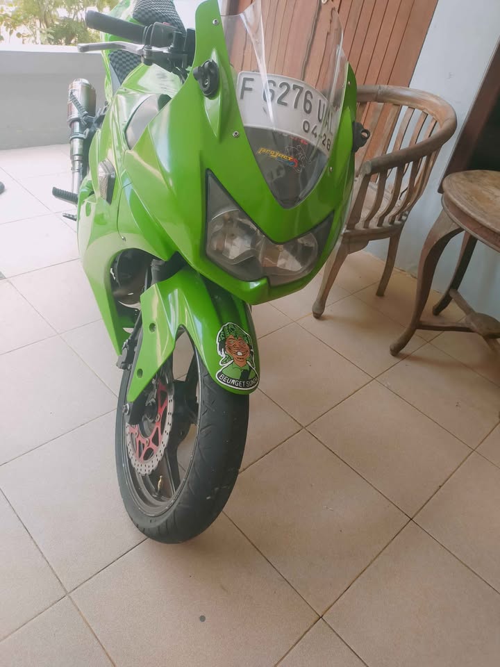 Kawasaki ninja karbu 250cc tahun 2008