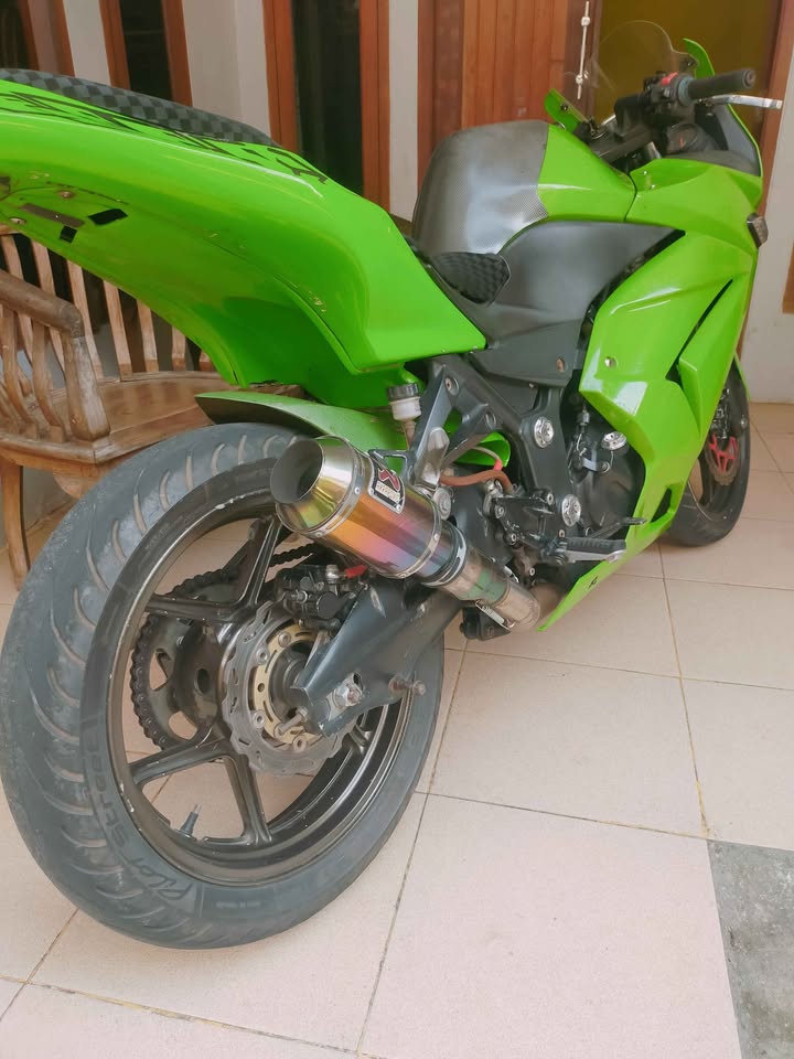 Kawasaki ninja karbu 250cc tahun 2008