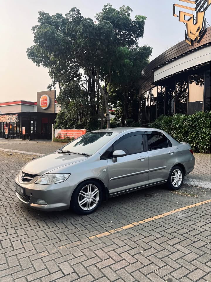 Honda City V tech 2006