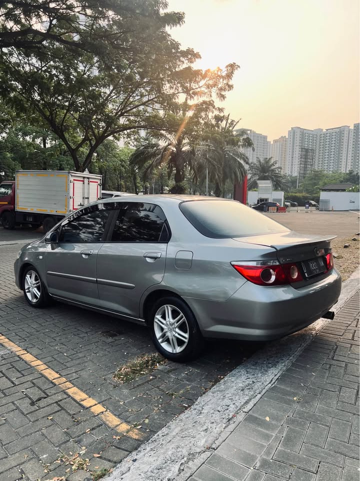 Honda City V tech 2006